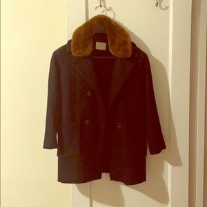 Wool black coat, detachable faux fur collar